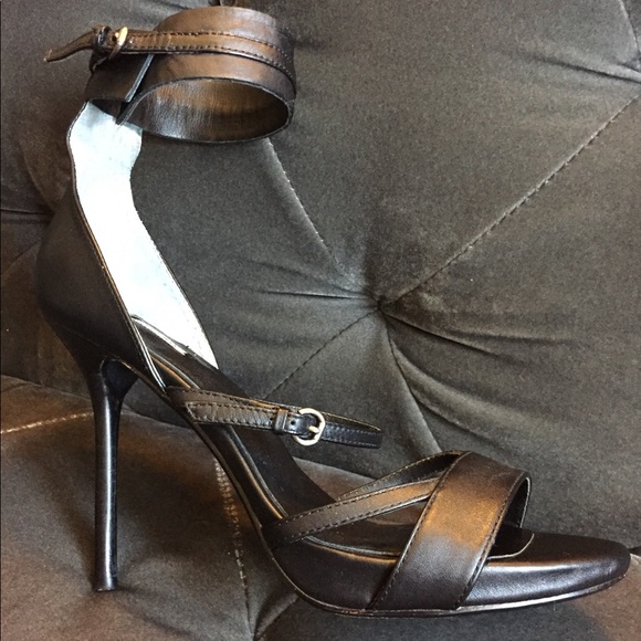 *Clear Out Sale* Studio Max Black High Heels - Picture 2 of 8